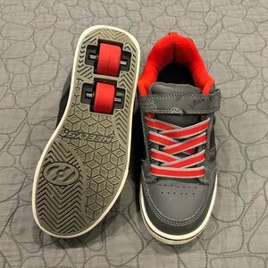 Heelys Kids' Grey and Red Sneakers Size Y2